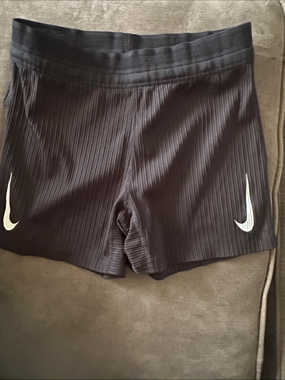 NWOT FITTED AERO SWIFT NIKE RUNNING SHORTS